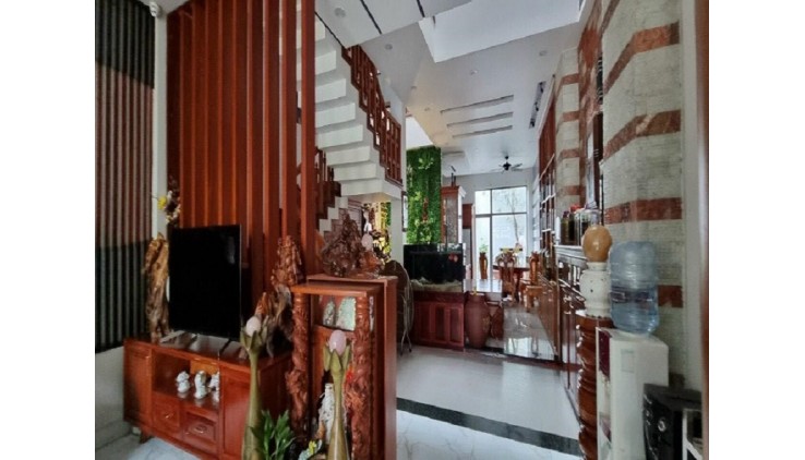 Nhà ngộp, MT KD Trần Thị Cờ, Thới An, Q12, 297m2, 4 tầng, nội thất xịn. 47tr.m2 đất.